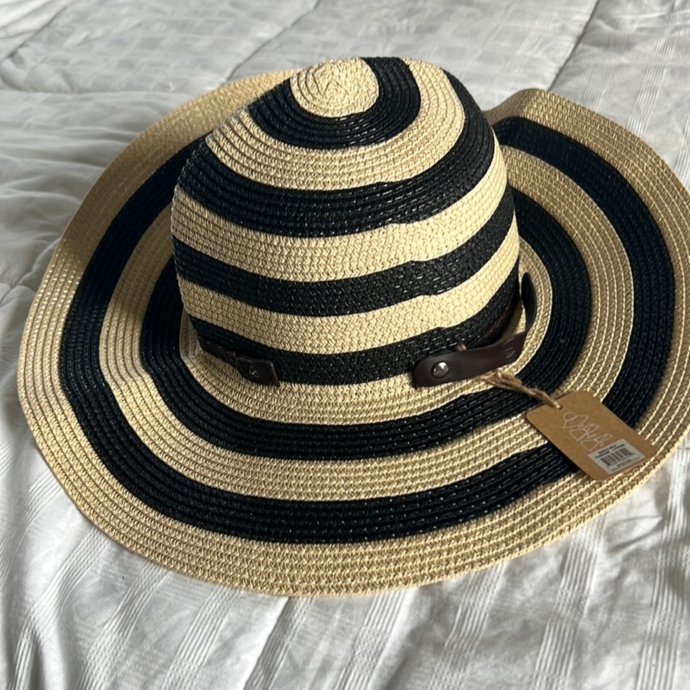 Sun hat, roll up, Sunlilly, never worn, brand new, straw and black color